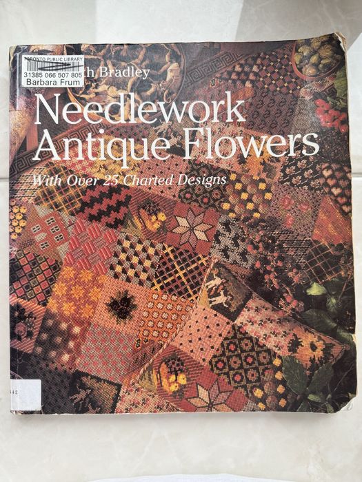 Книга вишивки Needlework Antique Flowers