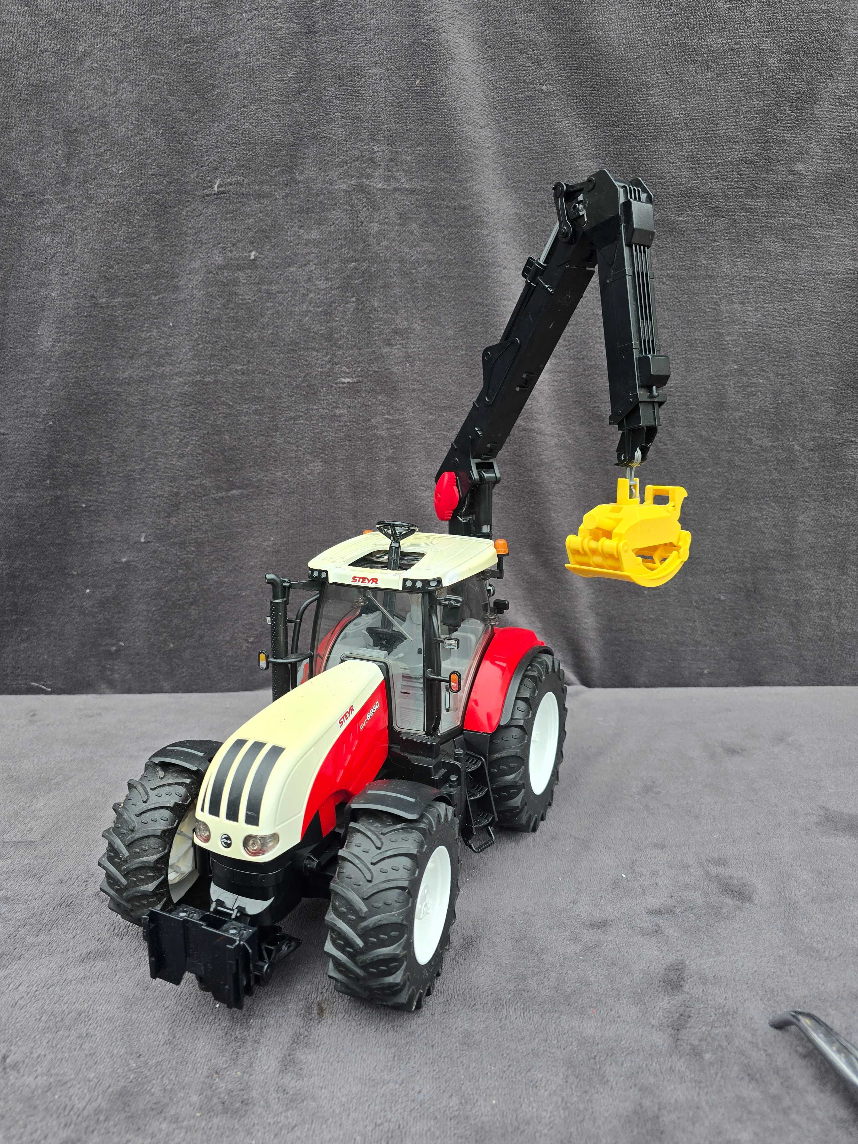 Bruder 03181 traktor Steyr 6320 Leśny