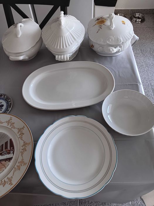 Conjunto Vista Alegre, Pratos, Travessas e Terrinas diversas