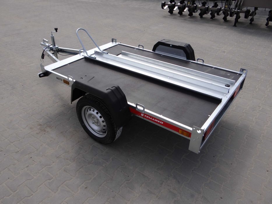 RYNNA NAJAZDOWA - Temared MOTO 1, podłoga sklejka