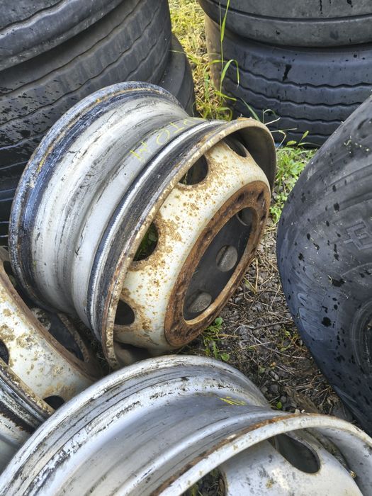Диски вантажні  металеві 9.00*R22,5 10 отворів тягач