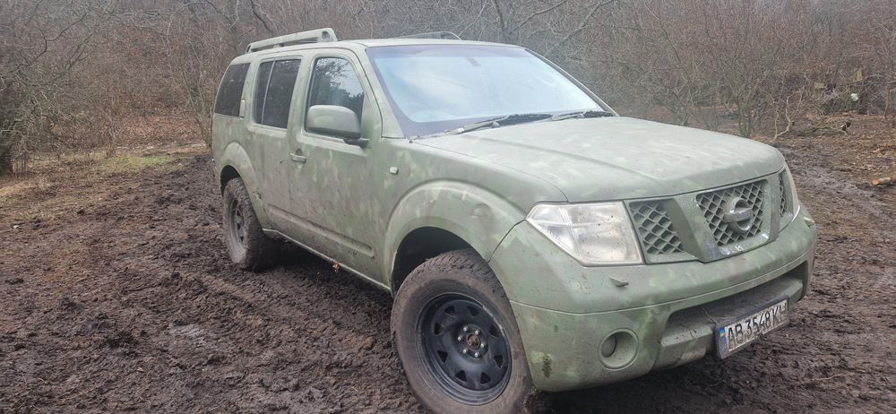 Нісан Pathfinder