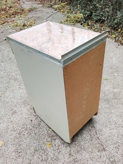 Тумба нижня на кухню. 40x60x89 (ШxВxГ) регульовані ніжки , столешня .
