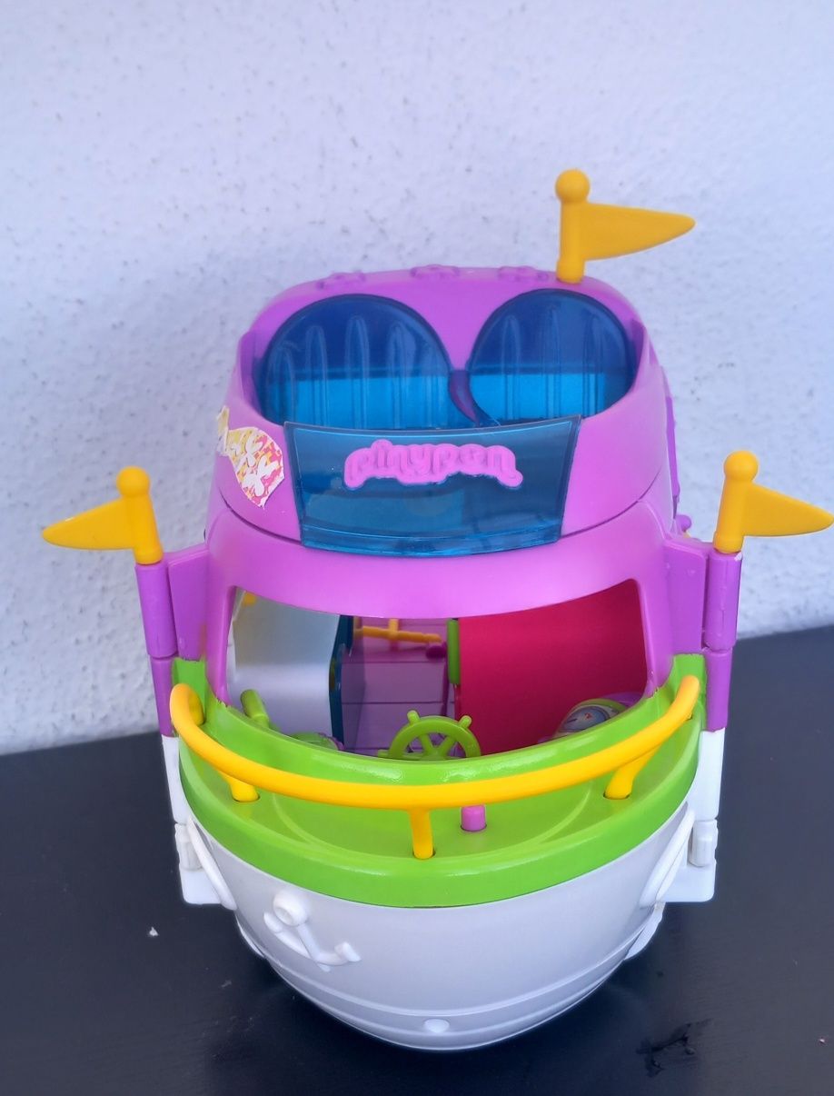 Vendo barco do piny pon com uma boneca