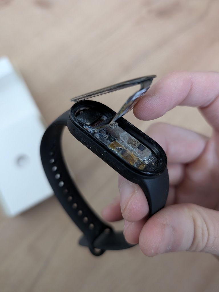 Xiaomi Smart band 7 uszkodzony