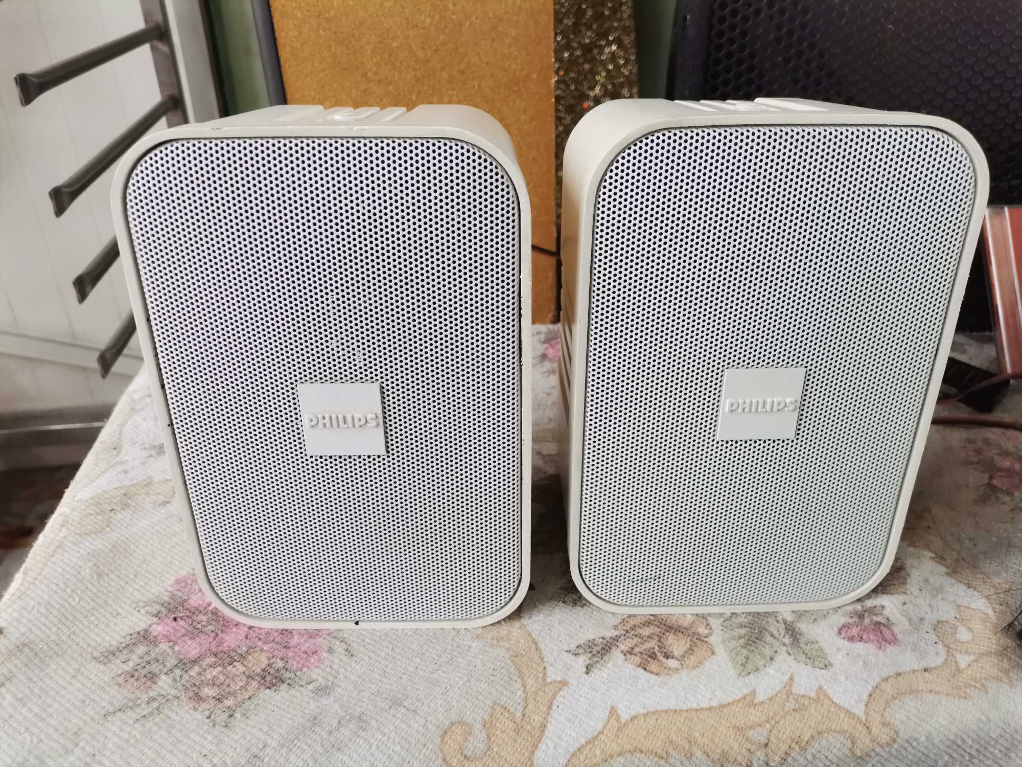 Colunas Philips de parede Brancas
