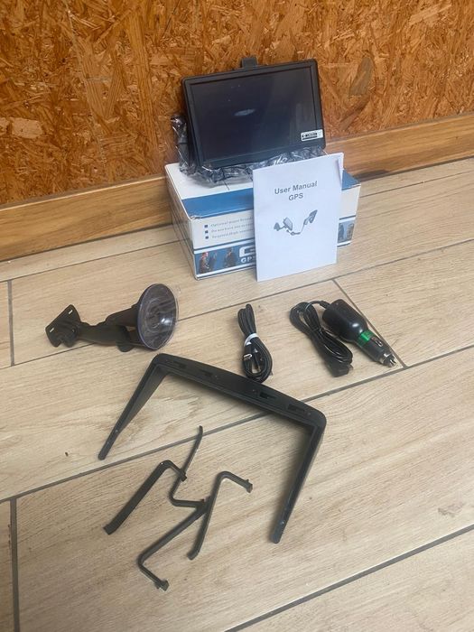 GPS de camião ou carro novo dentro de caixa