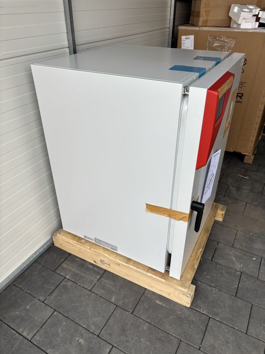 Inkubator CO2 Binder CB 260 cieplarka laboratoryjna