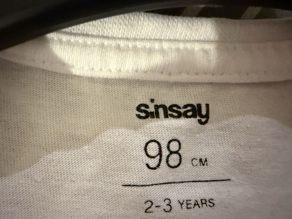 4 sztuki t-shirt dla dziewczynki Sinsay rozmiar 98