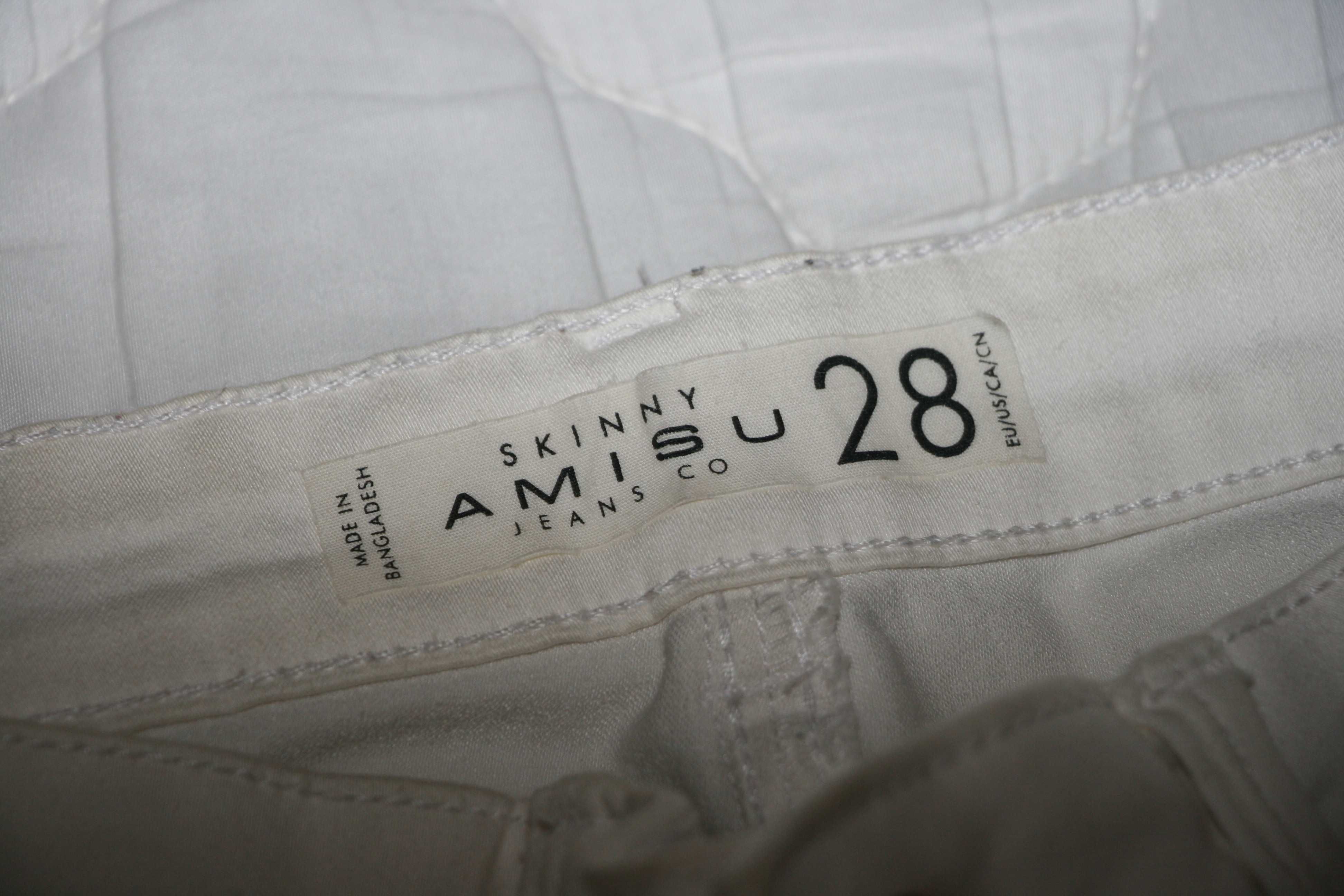 Calças Brancas Slim da Amisu