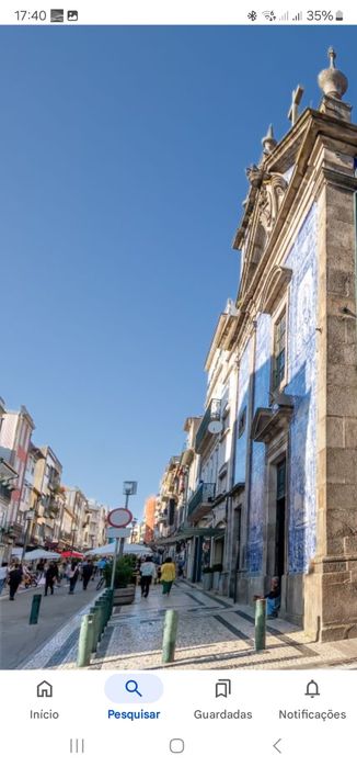 Se Aluga  Via Santa Catarina (Bolhão) Metro a 30 segundos.