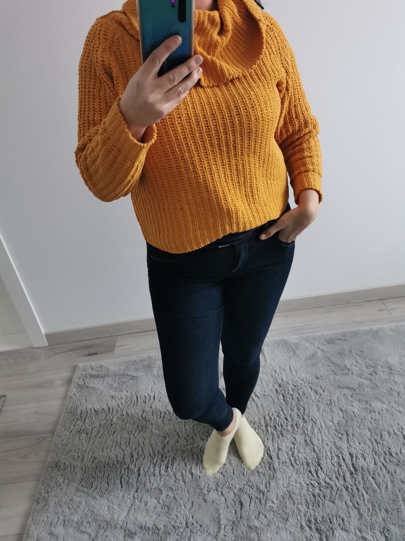 Krótki cieply sweter