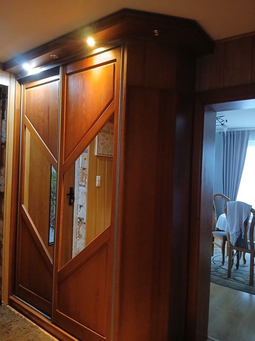 Sprzedam szafe  z drzwiami przsuwnymi