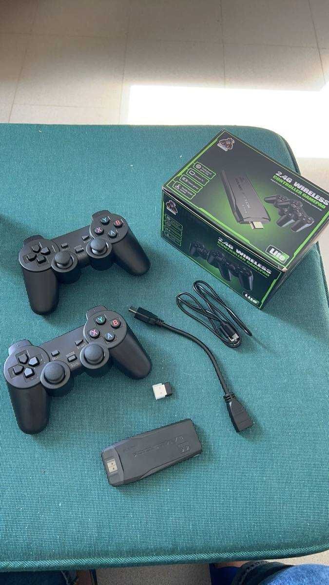 NOVO - M8 GameStick 4K Lite + 10.000 Jogos + 2 Comandos - Na Caixa