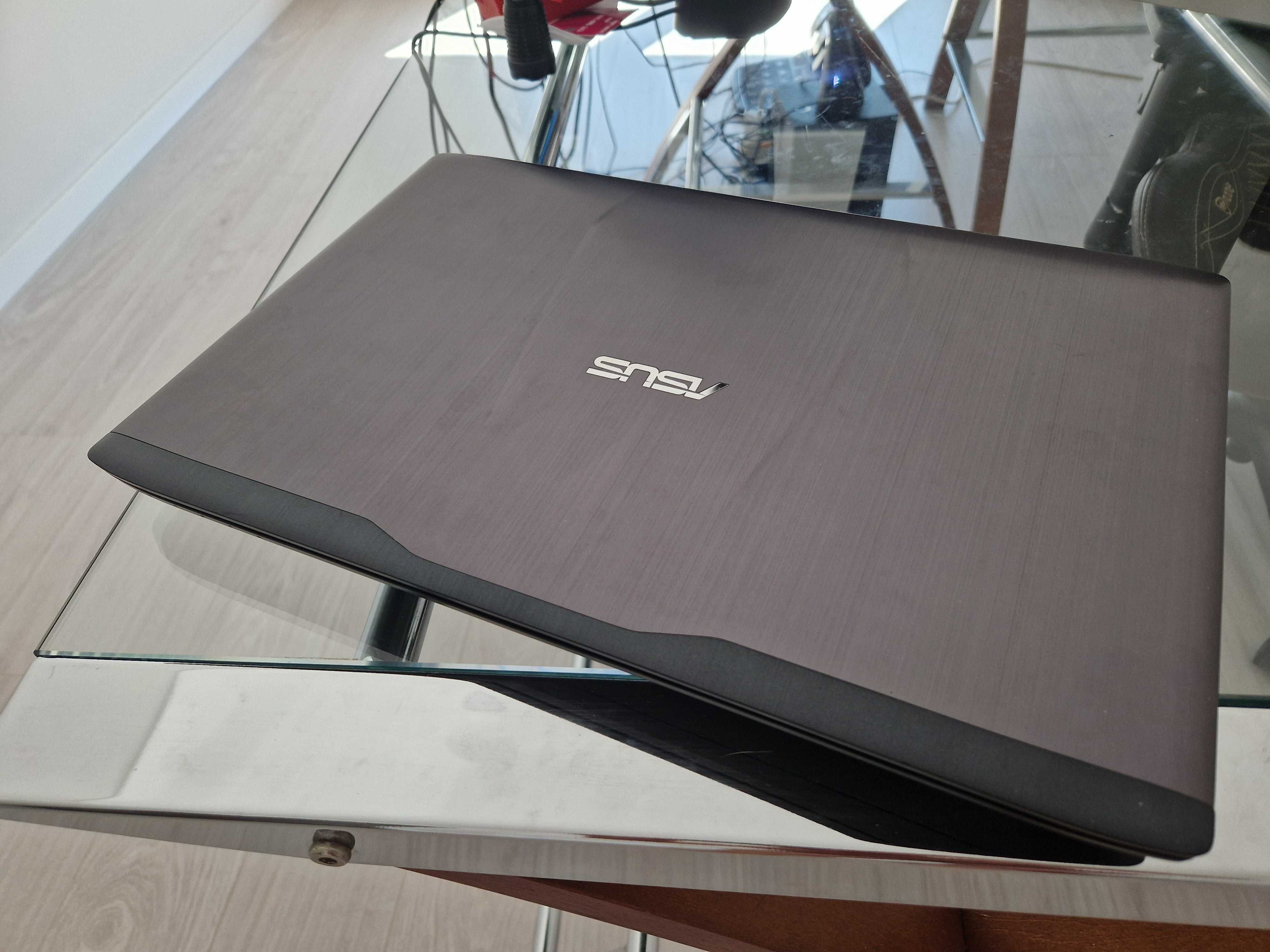 Portátil ASUS ROG FZ50VX GeForce™ GTX 950M Core™ i7-6700HQ Impecável
