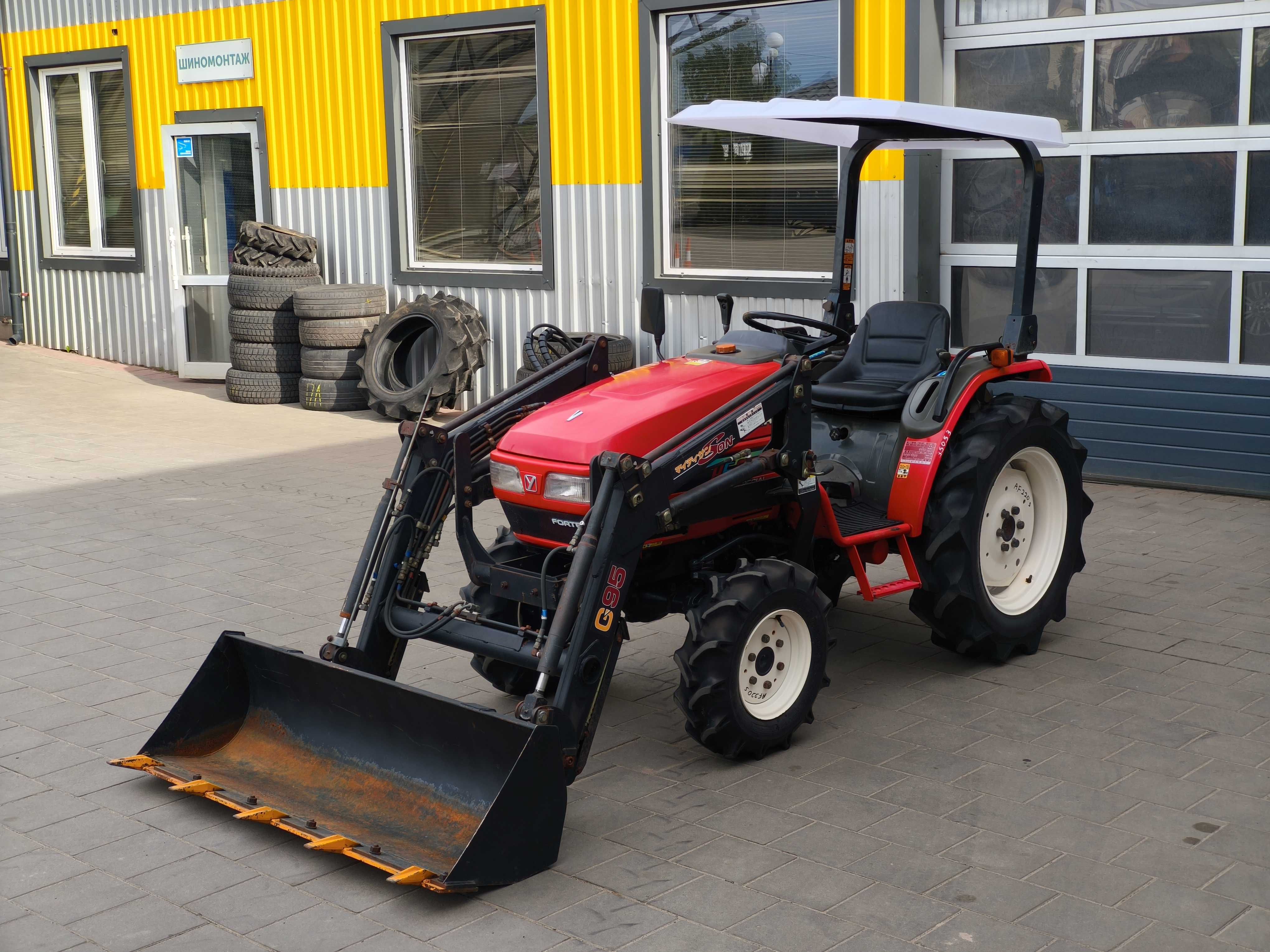 Японський мінітрактор Янмар Yanmar Af 220 front loaders