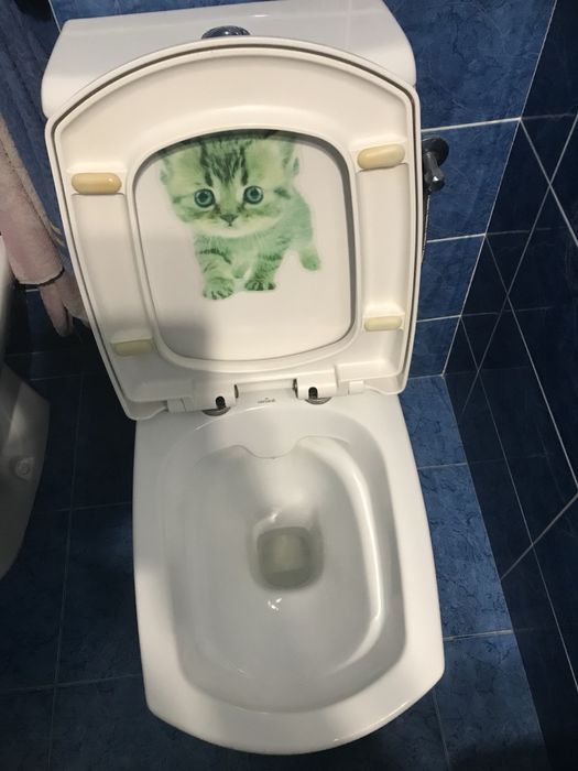 Продам унітаз з бачком