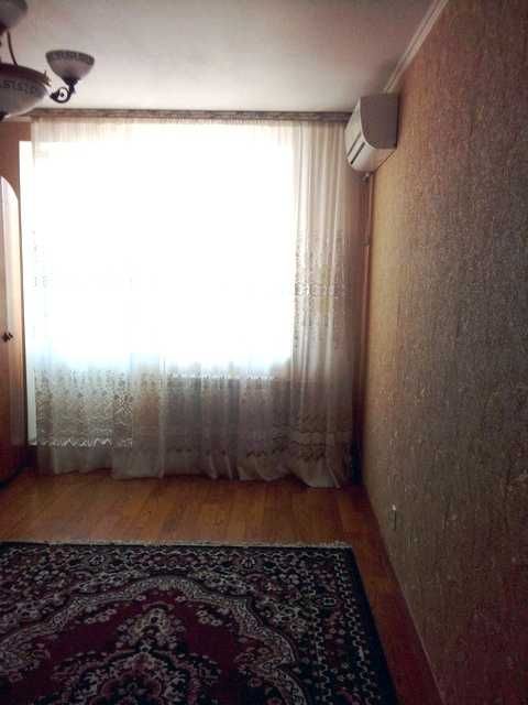 Продам 1 комнатную квартиру в центре Чугуева