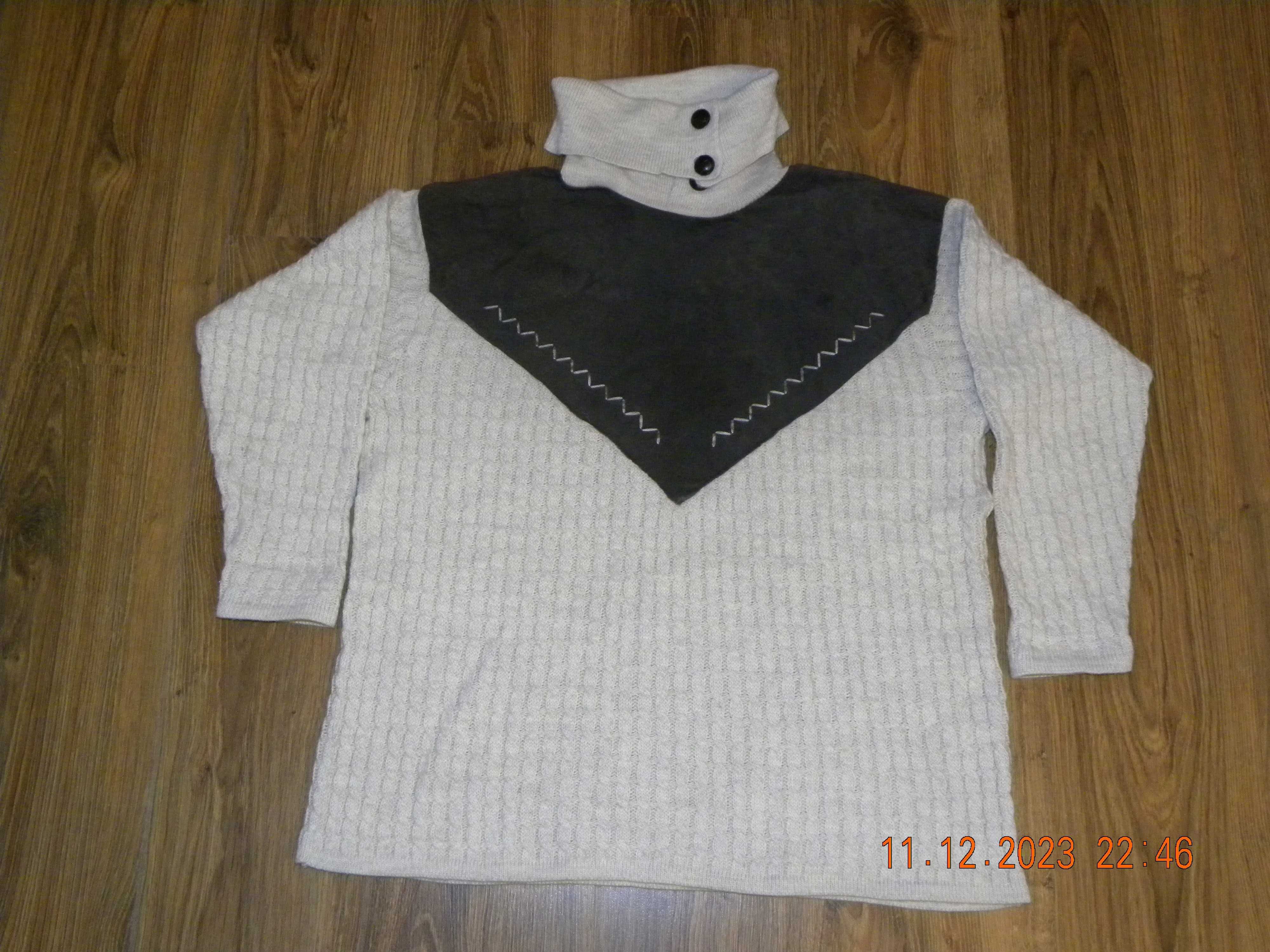 Sweter z rozpinanym golfem; rozmiar 40/42