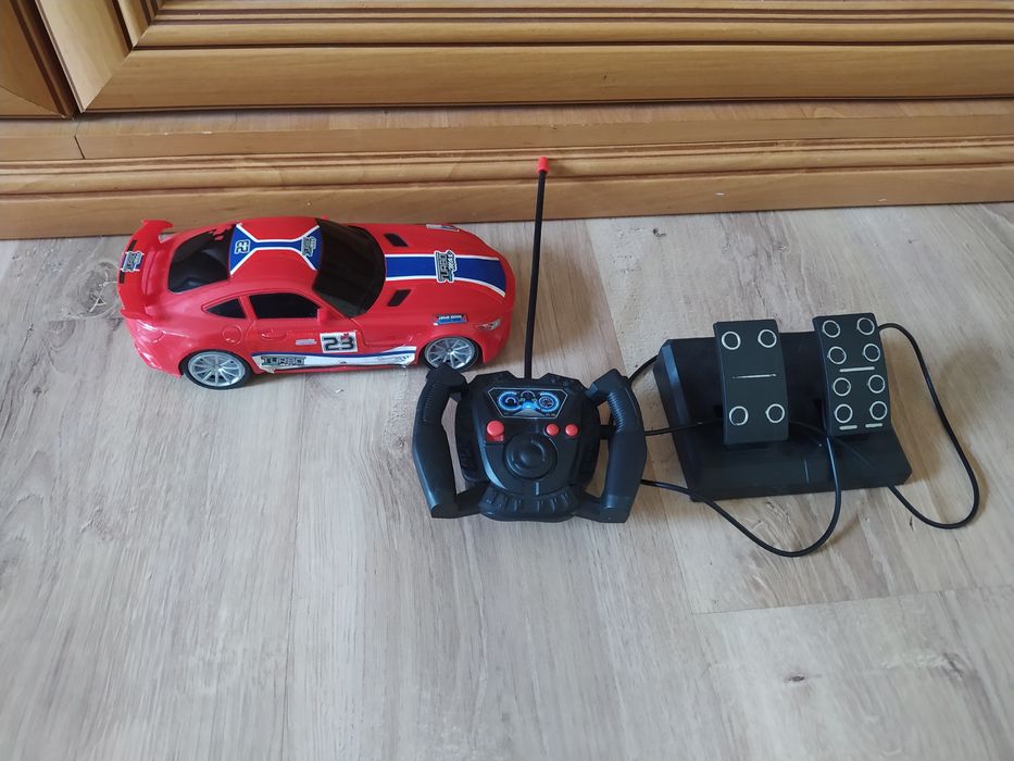 Auto sterowane z pedałami i pilotem