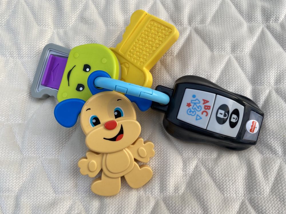 Fisher price kluczki szczeniaczek uczniaczek