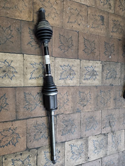 Полуось правая BMW X5, X6, F15 F16, E70, E71. Привод правый