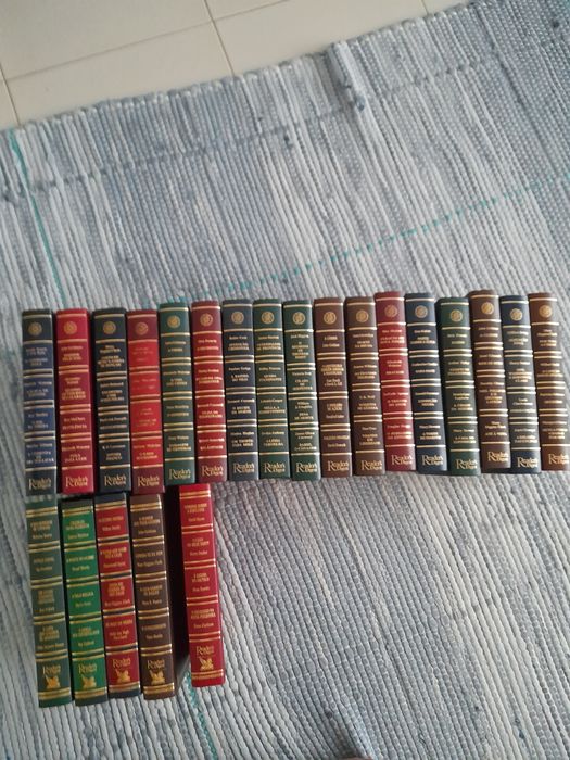 Duas coleçoes de livros