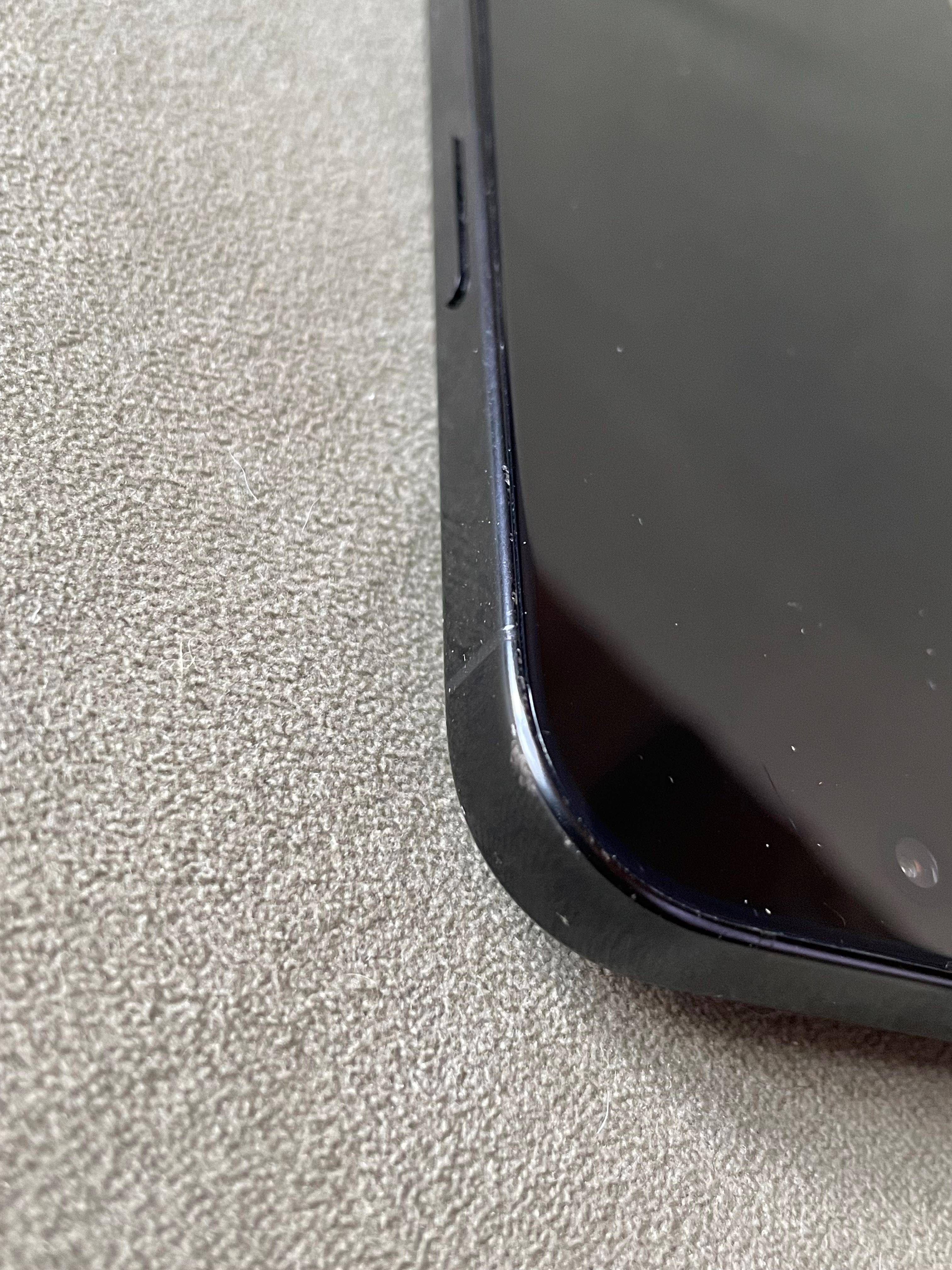 iPhone 16PRO Stłuczony Ekran