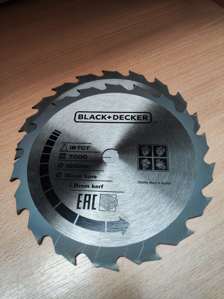 Piła tarczowa 1l8 Black + Decker
