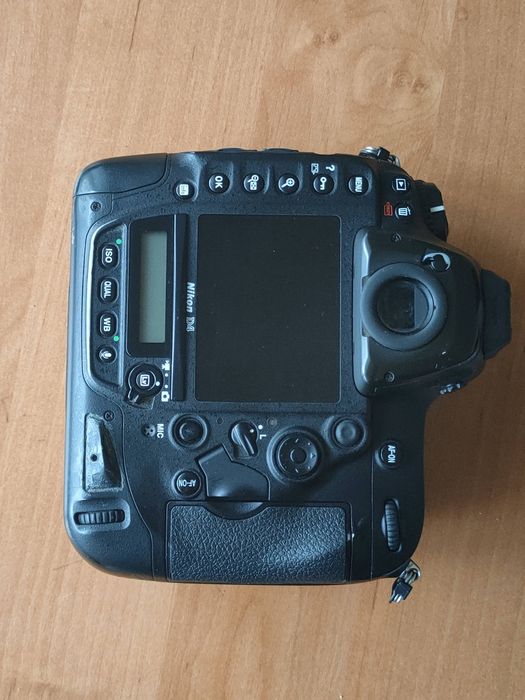 Фотоапарат Nikon D4, гарний стан, нові резинки