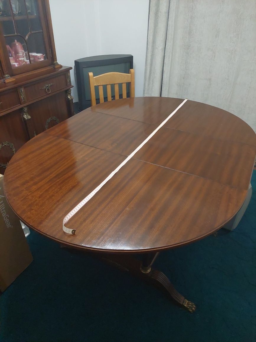 Mesa de Jantar Extensível em Madeira Nobre - Estilo Clássico