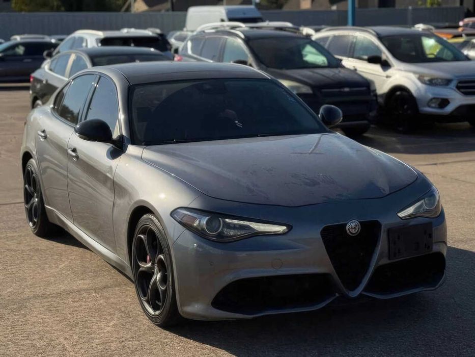 Alfa Romeo Giulia      2019