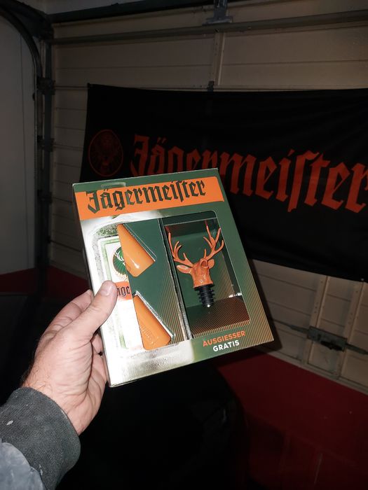Nalewak i Kieliszki Jägermeister