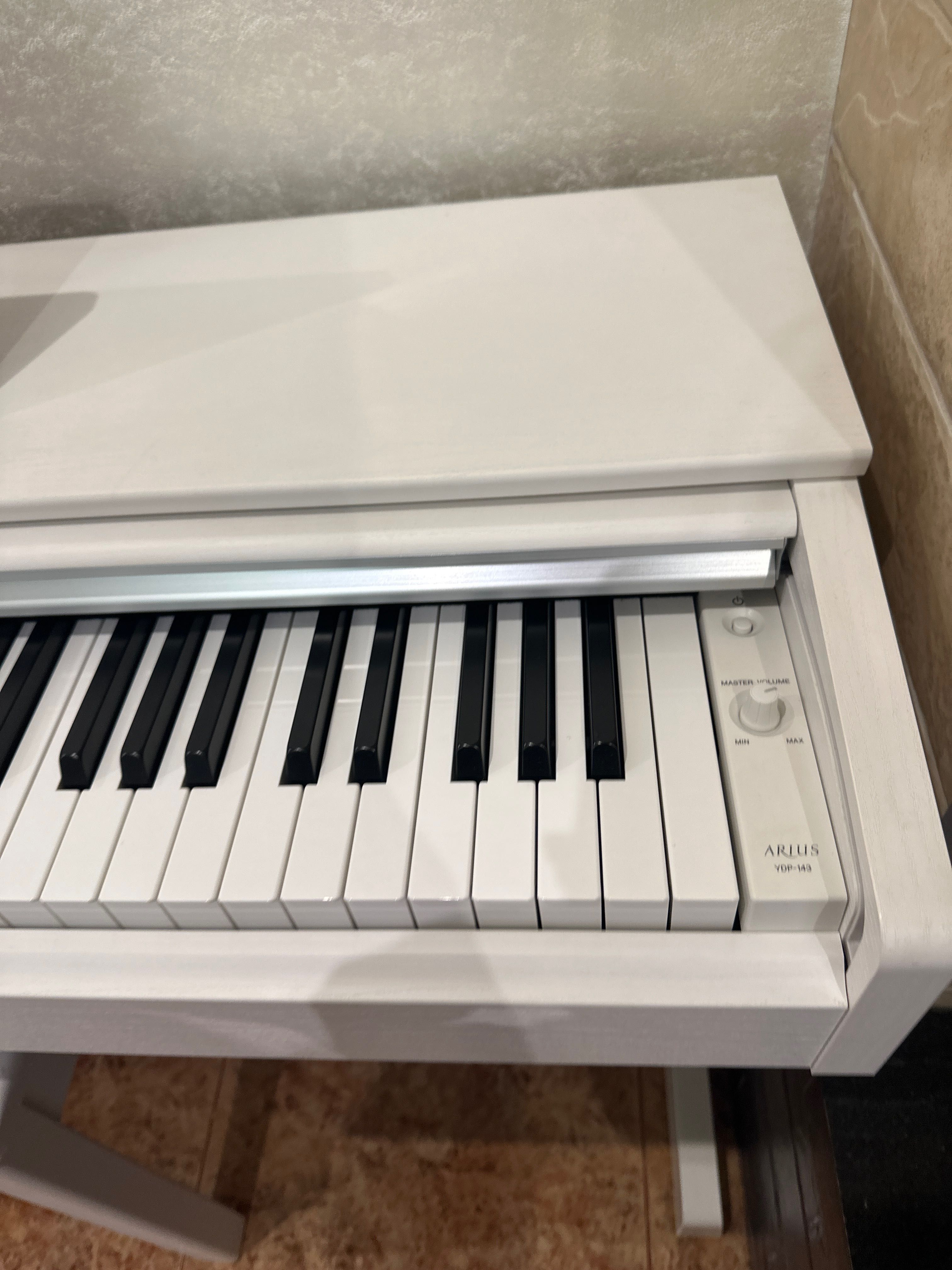 Фортепіано Yamaha Arius YDP-143