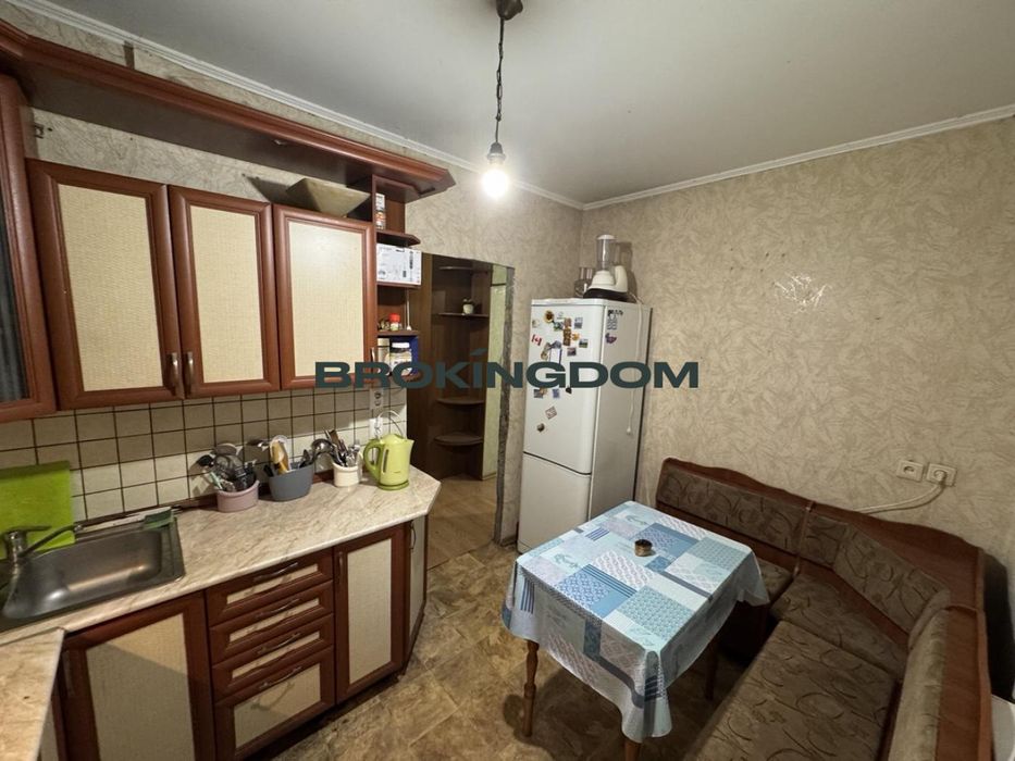 Продам 3х кімнатну квартиру + гараж біля НАУ, Любомира Гузара 10а