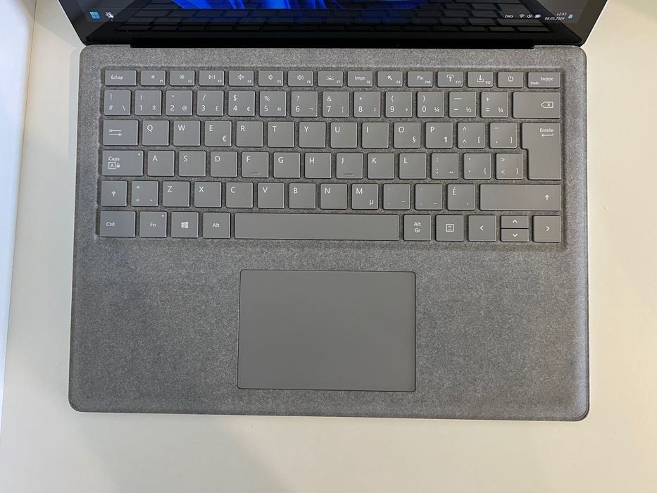 Продам ноутбук  Microsoft Surface Laptop