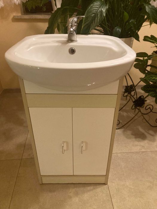 Komplet szafek łazienkowych + umywalka z baterią
