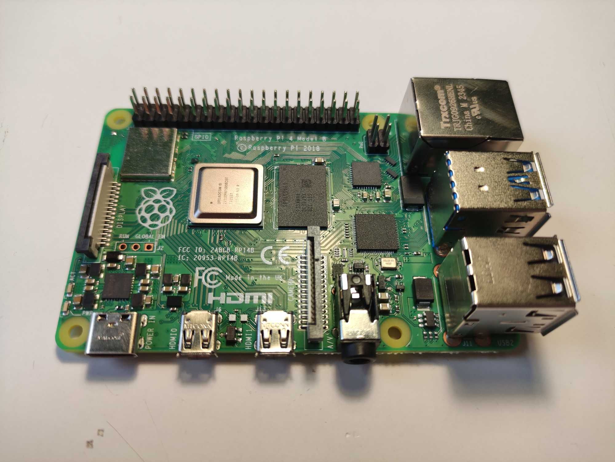 Raspberry Pi 4 model B 4GB RAM 1,8GHz z kablem