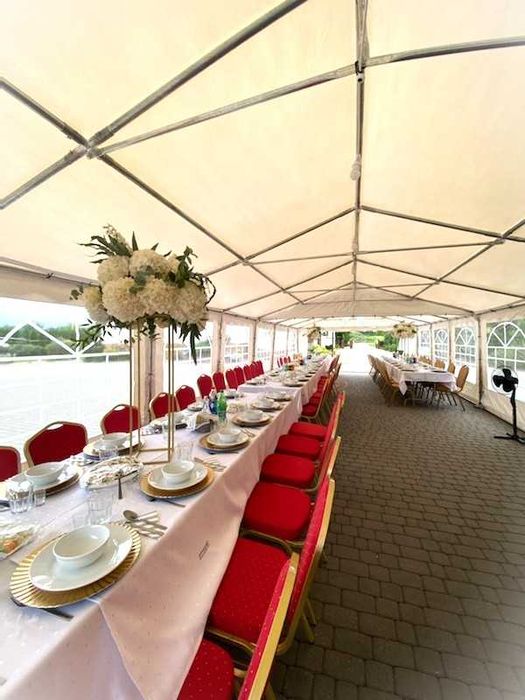 Wynajem namiotów , krzeseł , stołów , zastawy , pokrowców , nagrzewnic