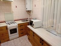 Продам 3-х кімн. кв. 116 м.кв. в центрі в особняку ,можна під комерцію