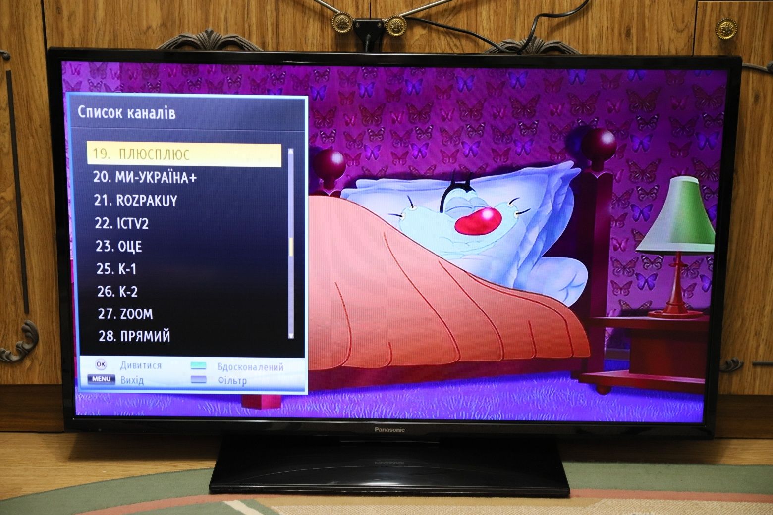 Panasonic  TX - 40CW304   40 дюймов
