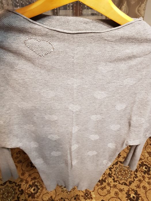 Продам трикотажну кофту М