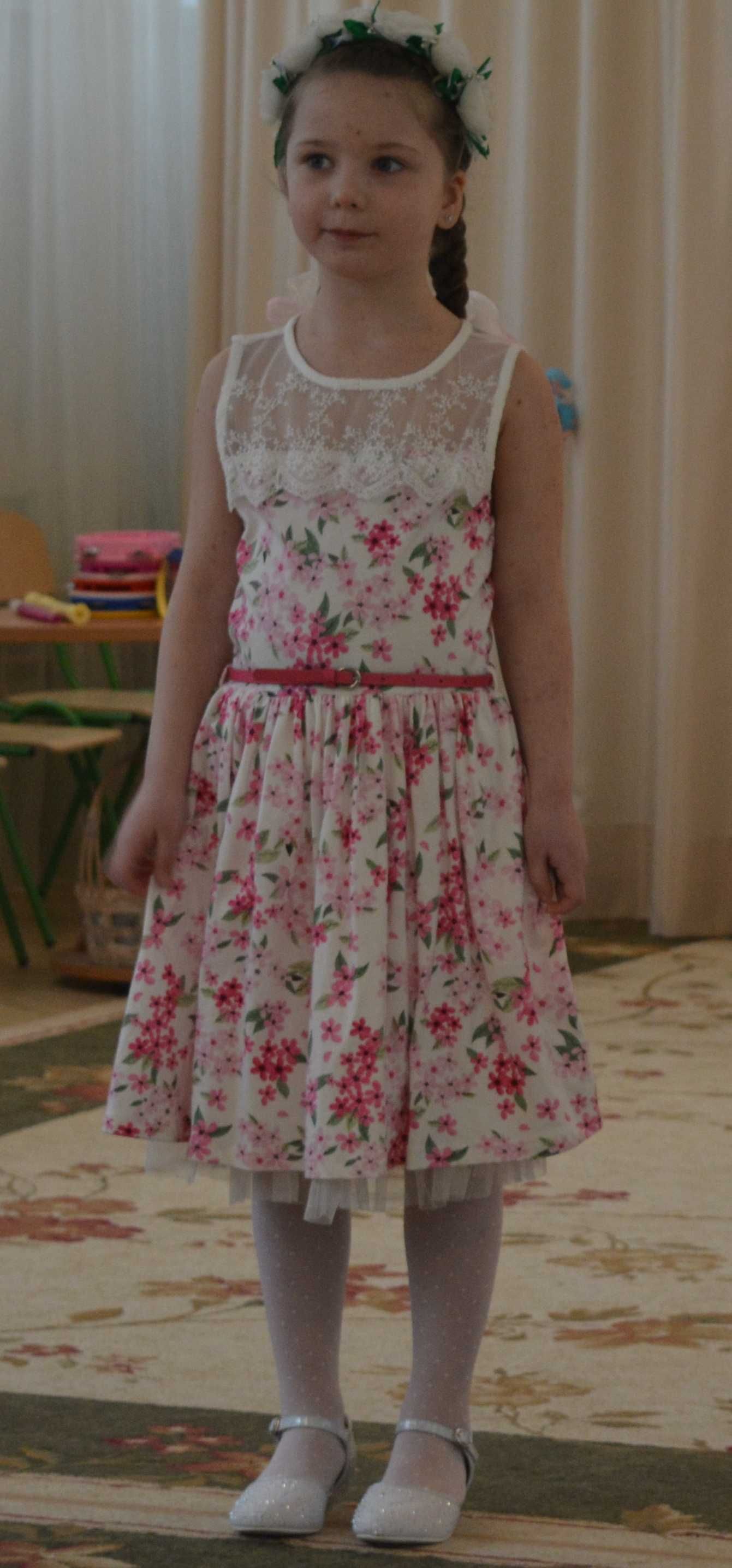 Нарядное платье на девочку, есть 2 шт. на близнецов