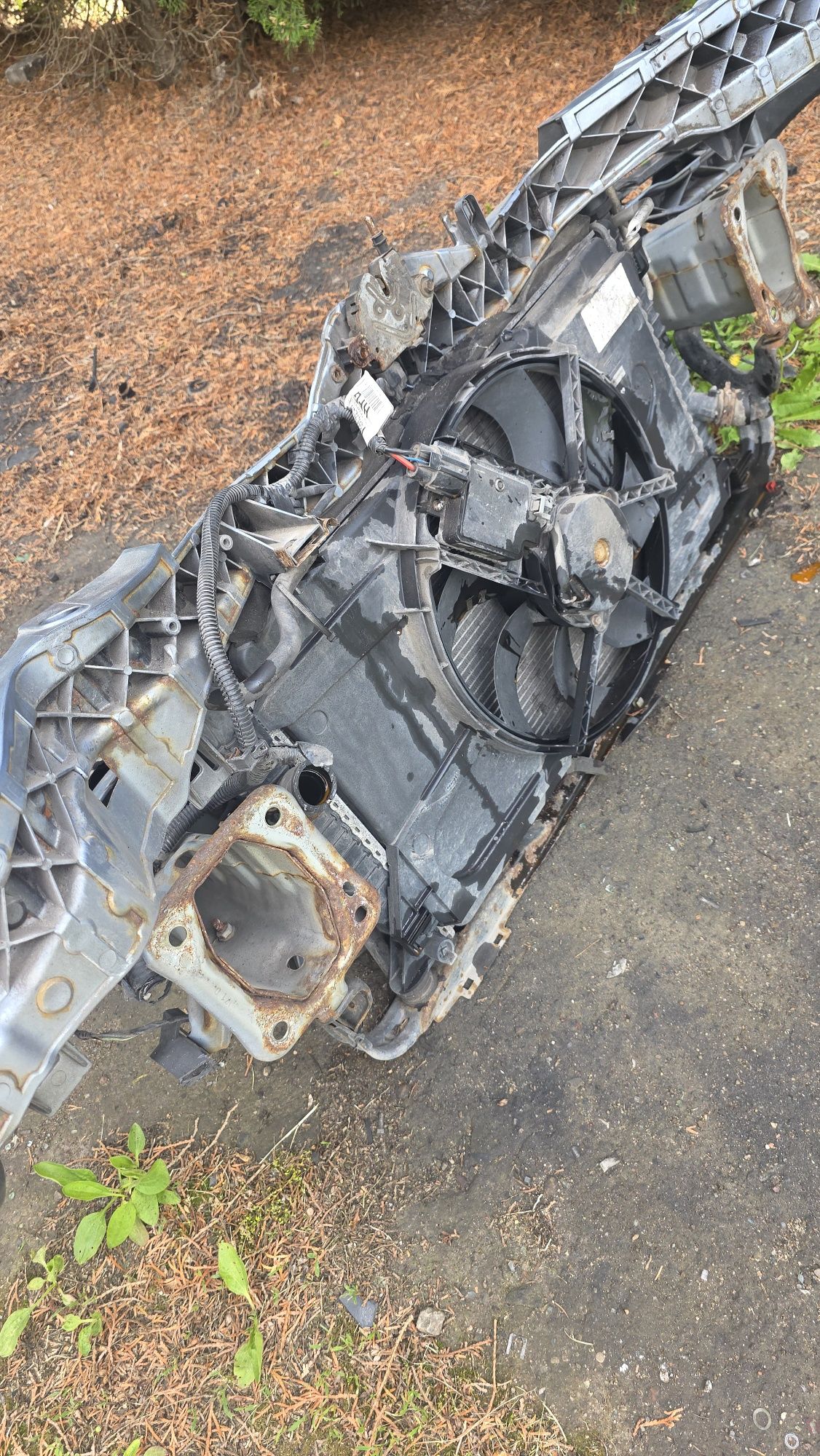 Pas przedni Ford Focus Mk2 1.6 benzyna