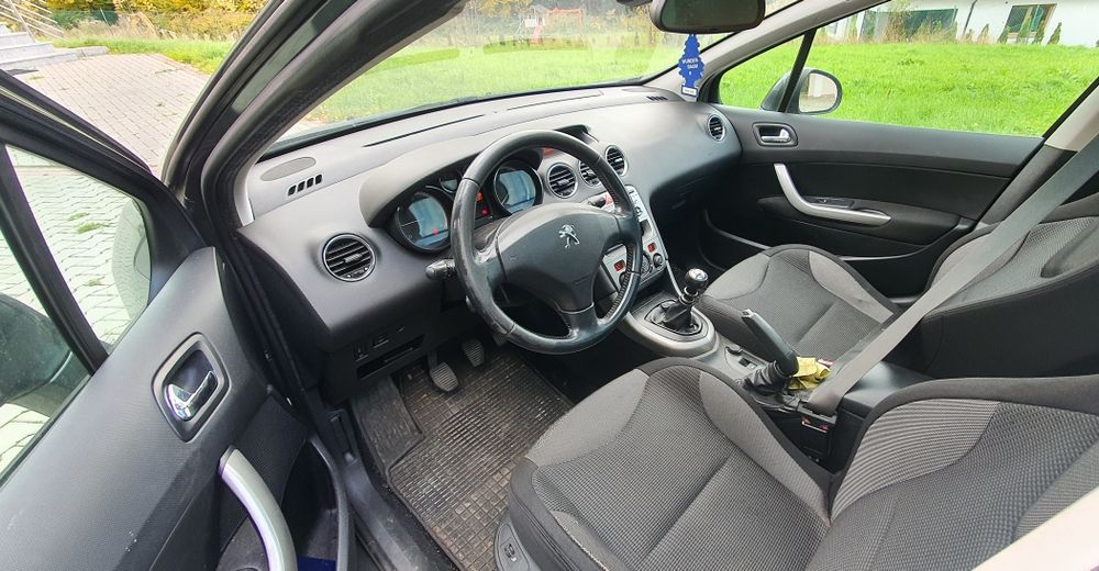 Peugeot 308SW lift 1.6 hdi 7-osobowy 2011 rok