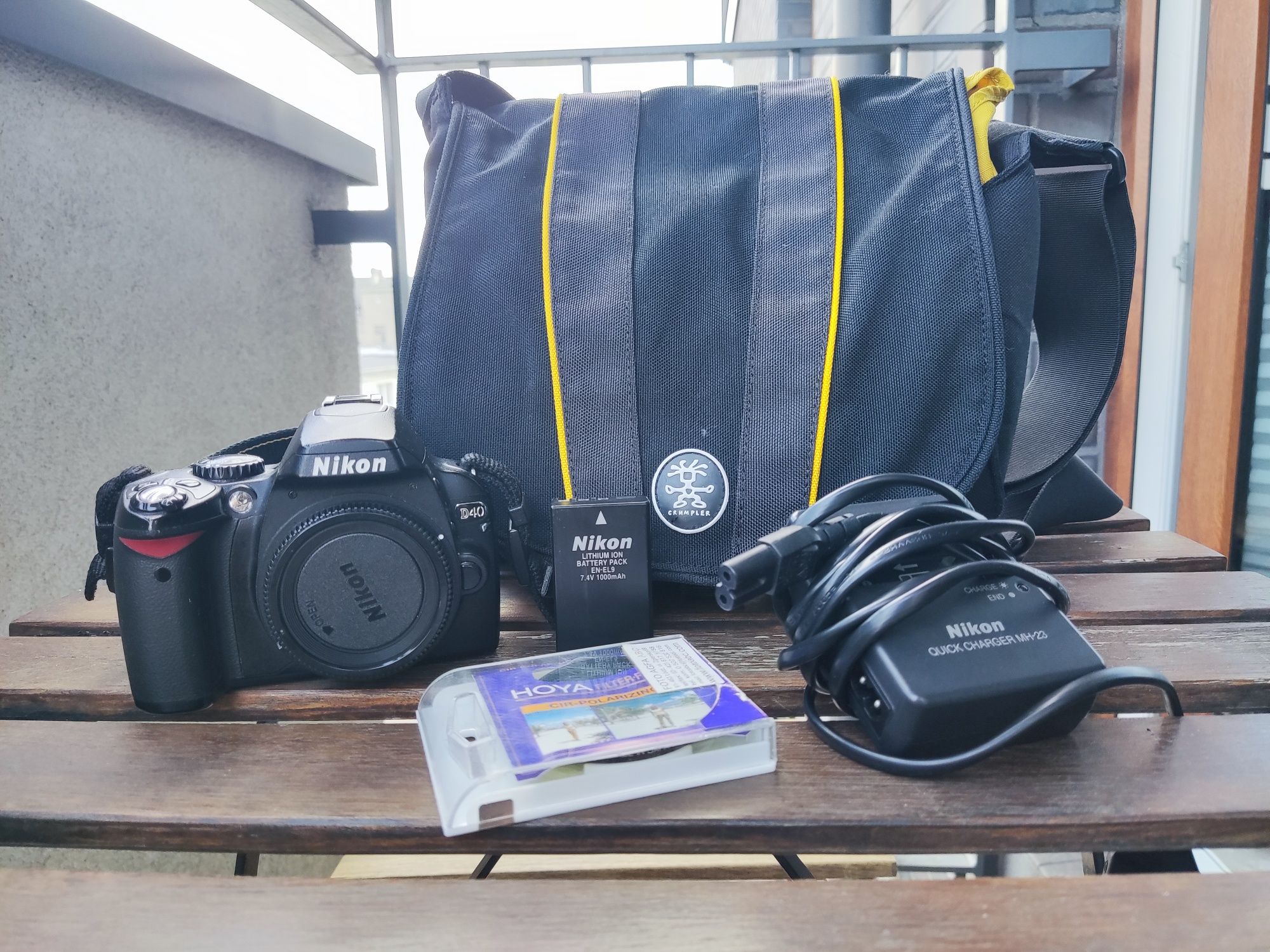 Nikon D40 body, akumulator, ładowarka, filtr polaryzacyjny i torba