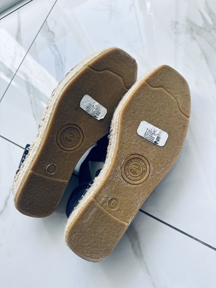 Еспадрильі, босоніжки Lacoste