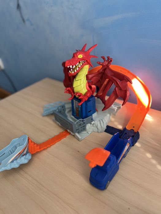Ігровий набір Атака дракона Hot Wheels оринінал
