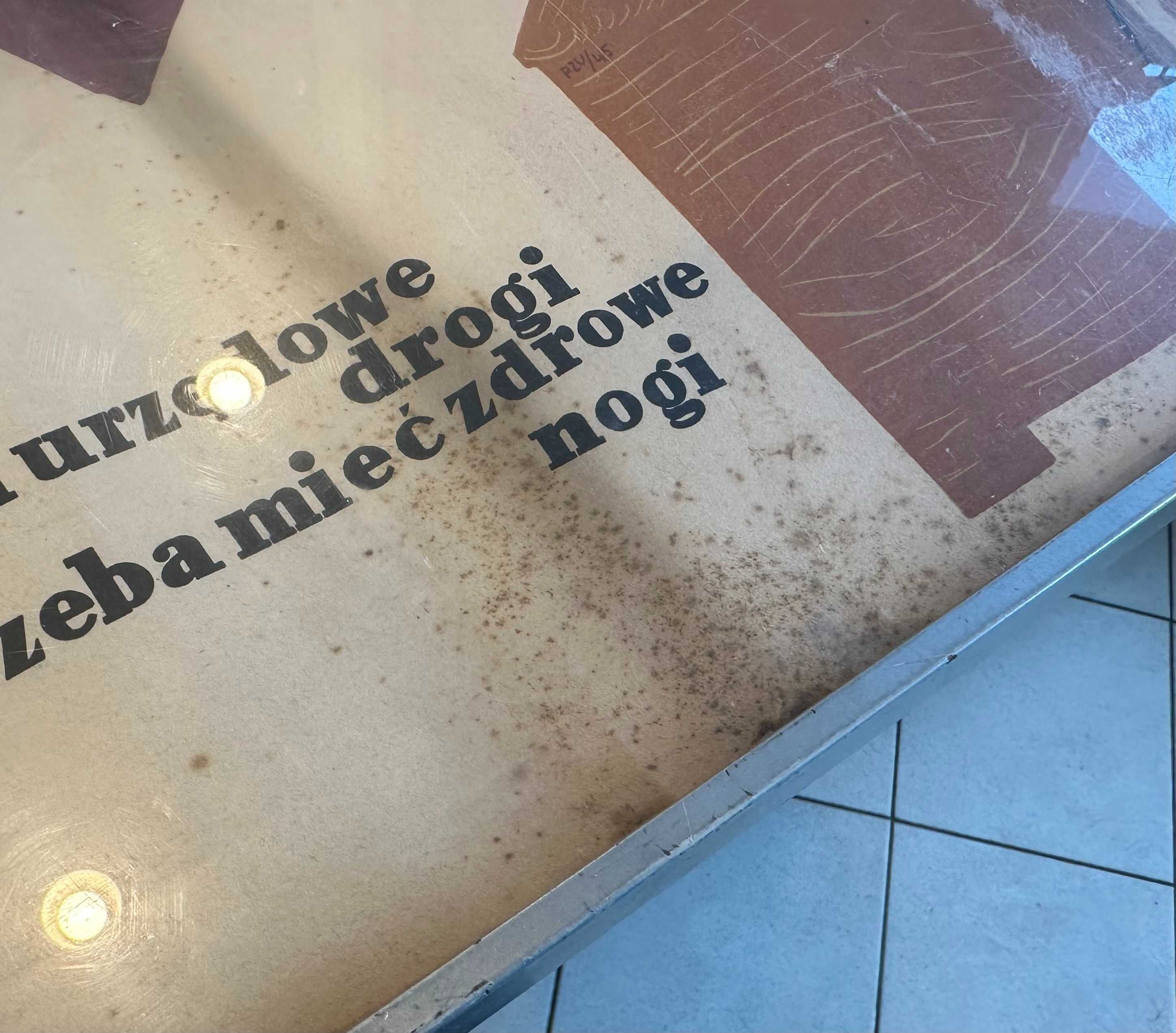 Plakat Eugeniusz Olszak Na urzędnicze drogi trzeba mieć zdrowe nogi