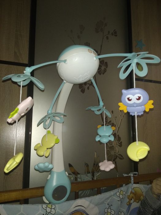 Дитячий мобіль на ліжко